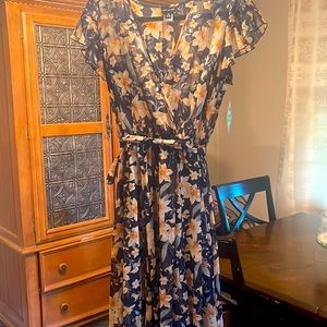New Long floral short sleeve dress For any occasion size 10
